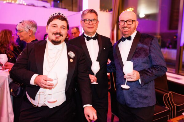 RB260003 Martin Darling