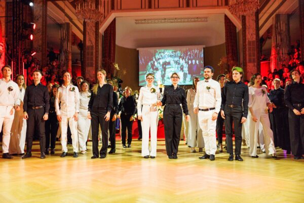 RB260084 Martin Darling