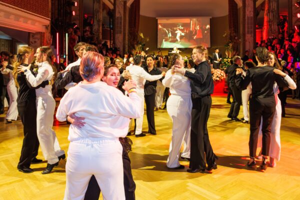 RB260112 Martin Darling