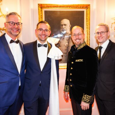 RB260135 Martin Darling