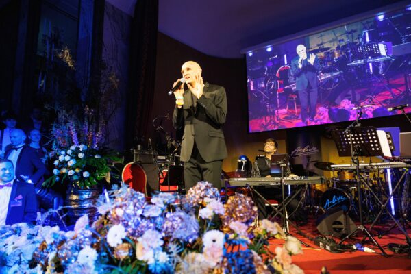 RB260196 Martin Darling