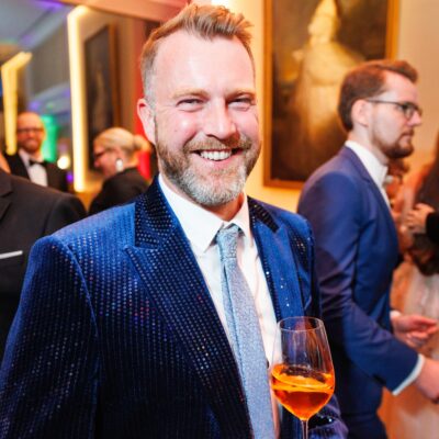 RB260242 Martin Darling