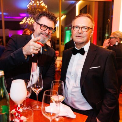 RB260243 Martin Darling